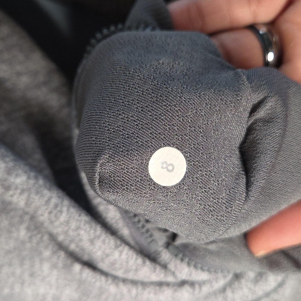 G246. Lululemon Be Present Jacket in Heathered Gray - Size 8 - Picture 5 of 7